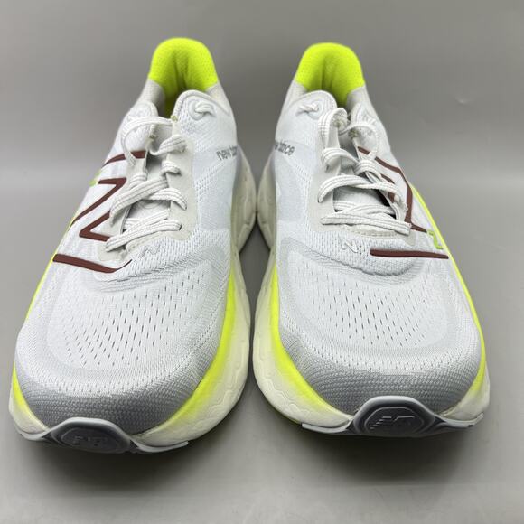 New Balance Fresh Foam More v4 Shoes Mens Size 15 EE Wide White Yellow Sneakers - Picture 2 of 8